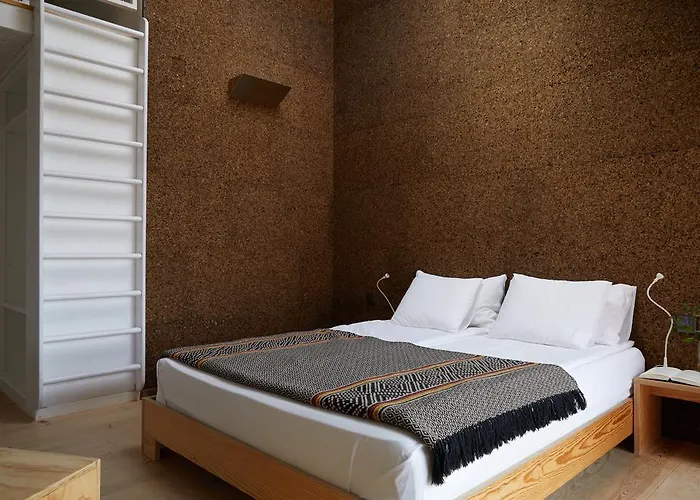 לינה וארוחת בוקר Cavalo De Madeira 3*